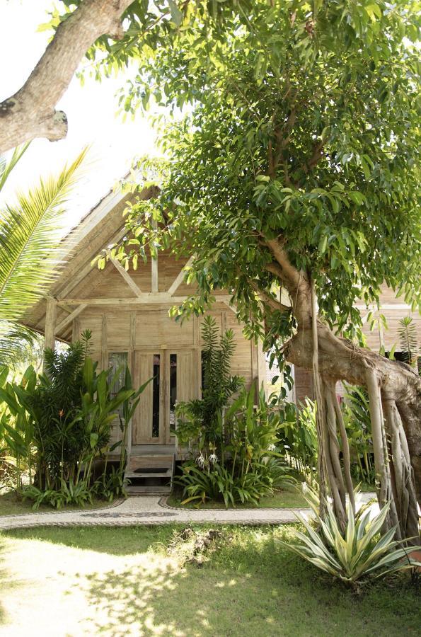 Coconut Village Guest House Lembongan Redpartner Esterno foto