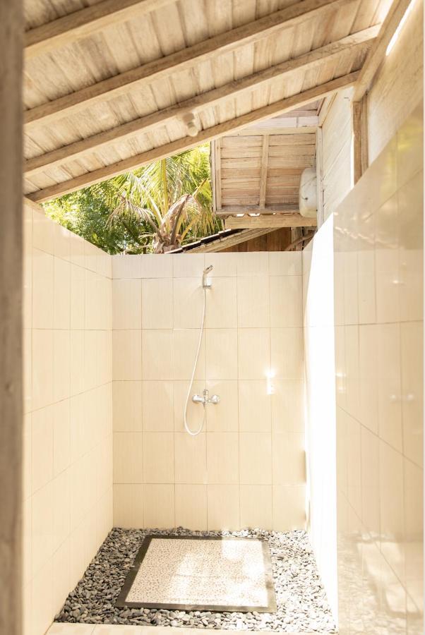 Coconut Village Guest House Lembongan Redpartner Esterno foto